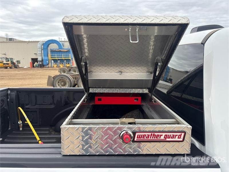 Ford F-150 XLT 4x4 Crew Cab Pickup Andere Transporter