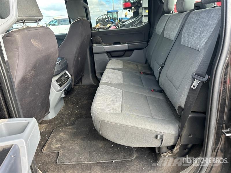 Ford F-150 XLT 4x4 Crew Cab Pickup Muu