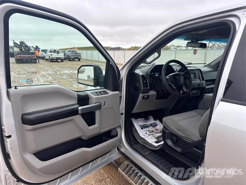Ford F-150 XLT 4x4 Crew Cab Pickup Ostalo