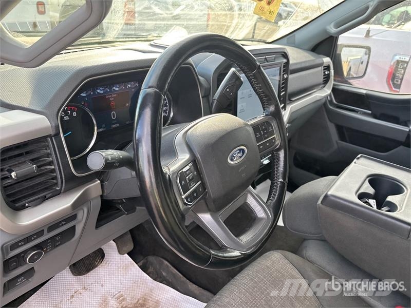 Ford F-150 XLT 4x4 Crew Cab Pickup Inne