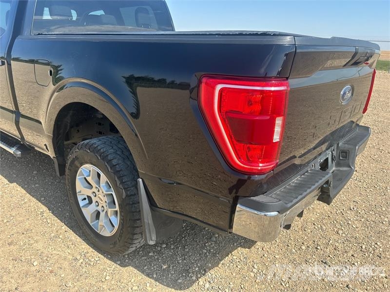 Ford F-150 XLT 4x4 Crew Cab Pickup Ostalo