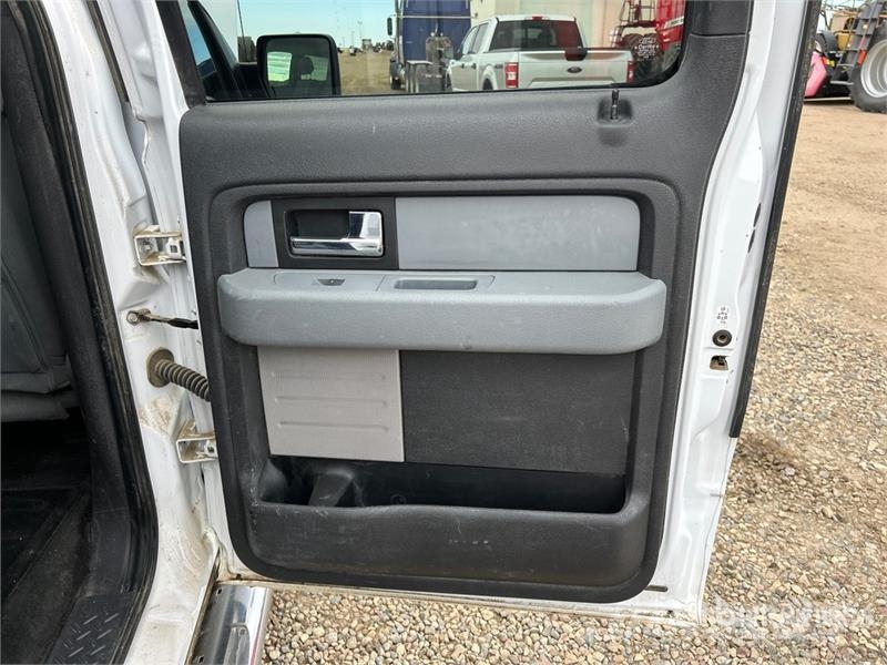 Ford F-150 XLT 4x4 Crew Cab Pickup Altele