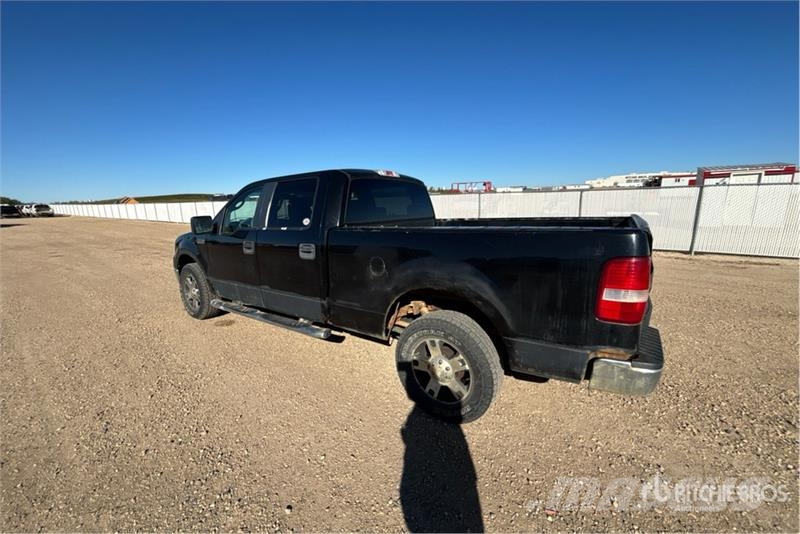 Ford F-150 XLT 4x4 Crew Cab Pickup أخرى