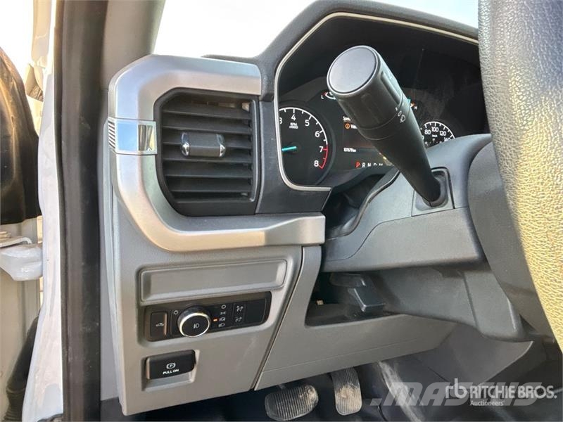 Ford F-150 XLT 4x4 Crew Cab Pickup Furgoni altro