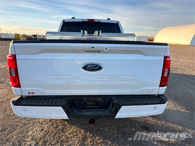 Ford F-150 XLT 4x4 Crew Cab Pickup أخرى