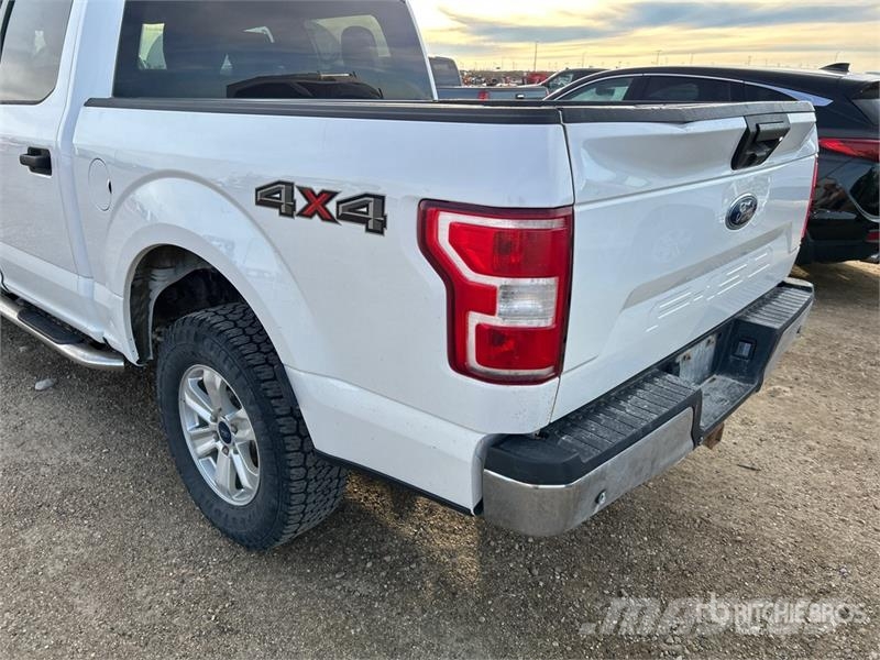 Ford F-150 XLT 4x4 Crew Cab Pickup أخرى
