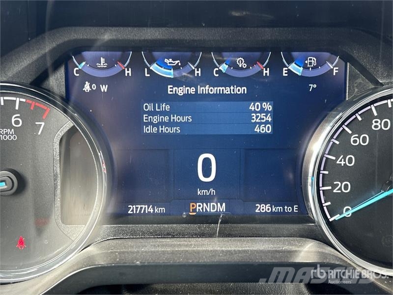 Ford F-150 XLT 4x4 Crew Cab Pickup Muu