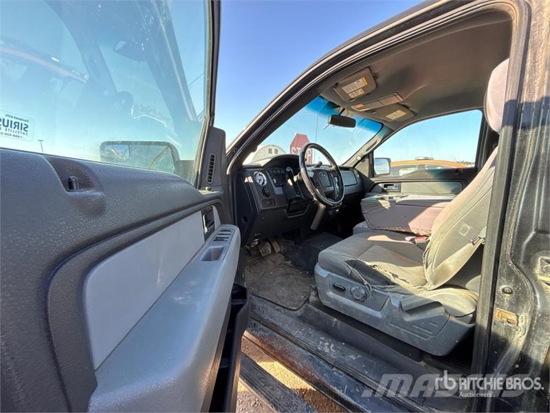 Ford F-150 XLT 4x4 Crew Cab Pickup Muu