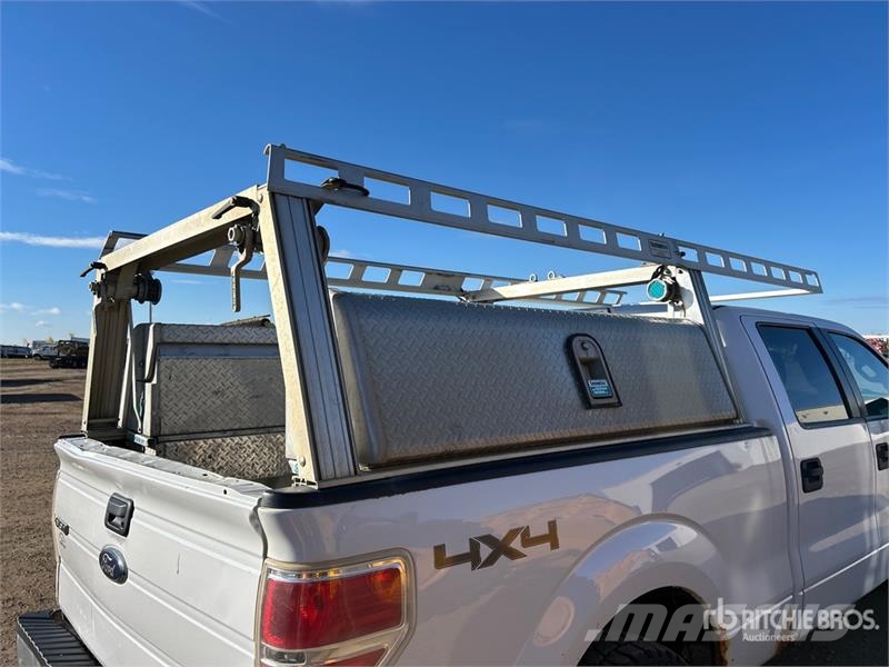 Ford F-150 XLT 4x4 Crew Cab Pickup Ostalo