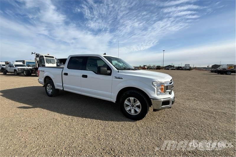 Ford F-150 XLT 4x4 Crew Cab Pickup Muu
