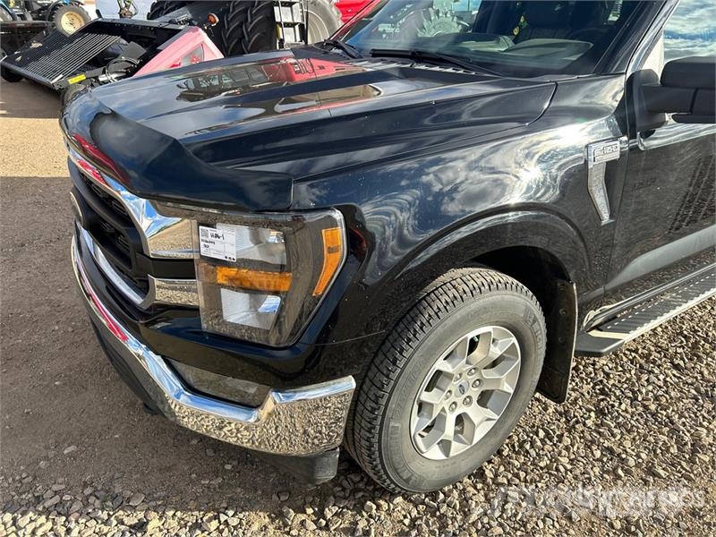 Ford F-150 XLT 4x4 Crew Cab Pickup Muu