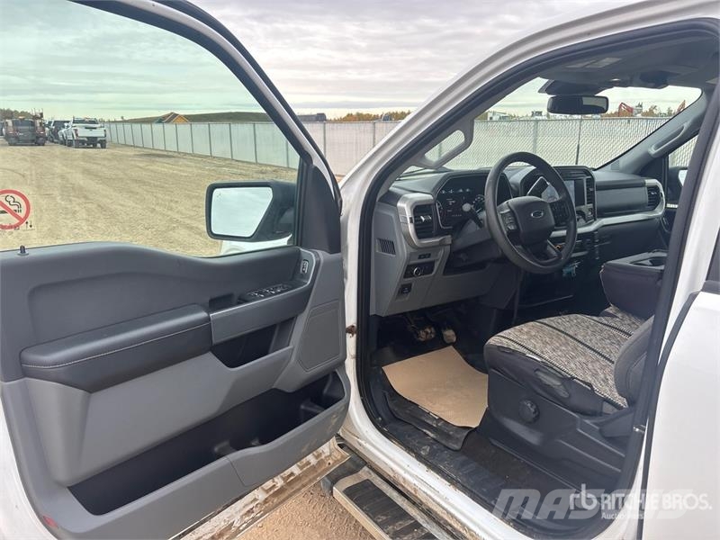 Ford F-150 XLT 4x4 Crew Cab Pickup Andere Transporter