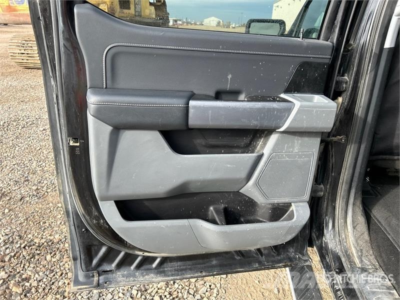 Ford F-150 XLT 4x4 Crew Cab Pickup Other