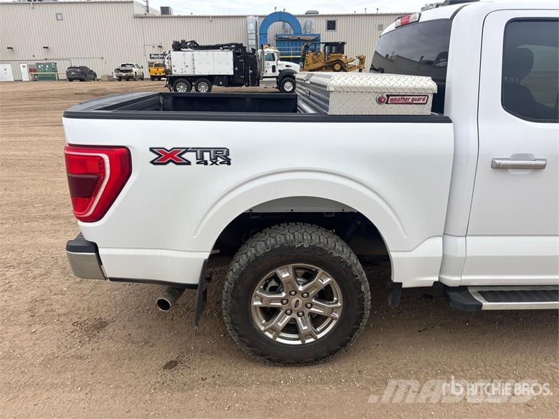 Ford F-150 XLT 4x4 Crew Cab Pickup Andere Transporter