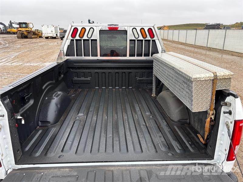 Ford F-150 XLT 4x4 Crew Cab Pickup Ostalo