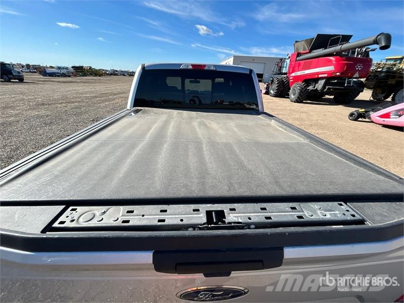 Ford F-150 XLT 4x4 Crew Cab Pickup Drugi