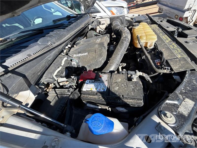 Ford F-150 XLT 4x4 Crew Cab Pickup Kita