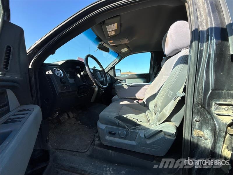Ford F-150 XLT 4x4 Crew Cab Pickup Muu