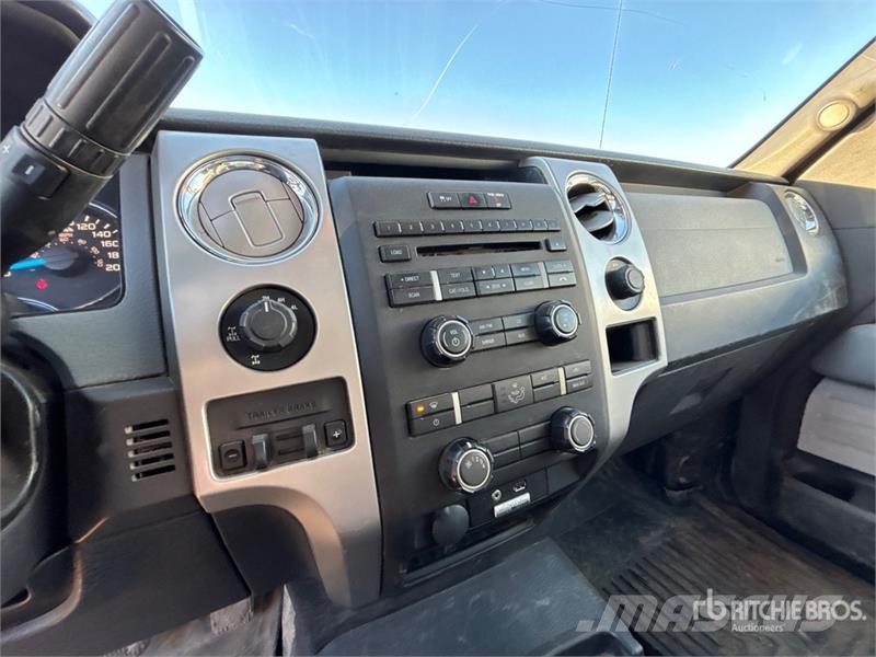 Ford F-150 XLT 4x4 Crew Cab Pickup أخرى