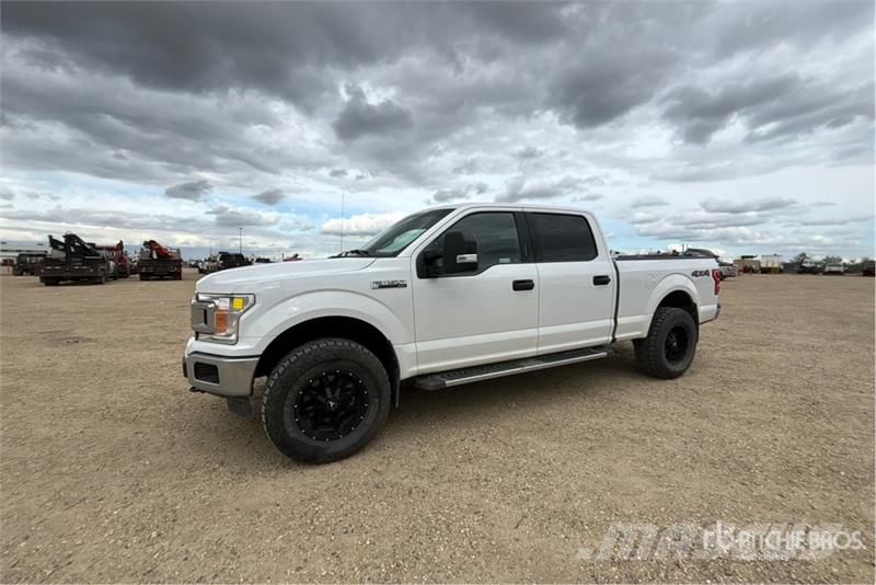 Ford F-150 XLT 4x4 Crew Cab Pickup Інше