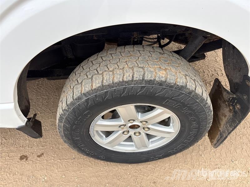 Ford F-150 XLT 4x4 Crew Cab Pickup Muu