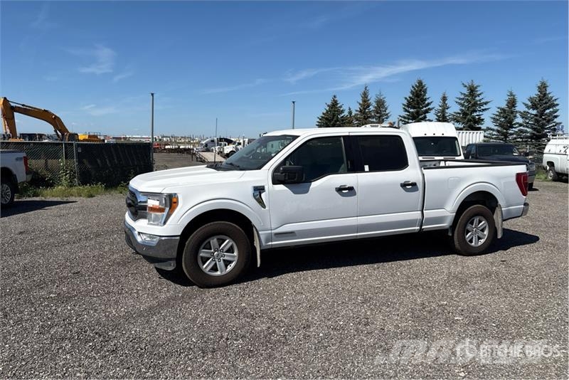 Ford F-150 XLT 4x4 Crew Cab Pickup Otros