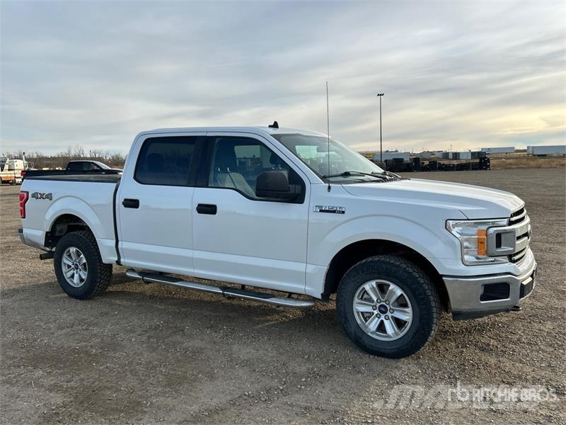 Ford F-150 XLT 4x4 Crew Cab Pickup أخرى