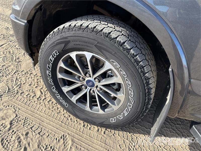Ford F-150 XLT 4x4 Crew Cab Pickup Drugi