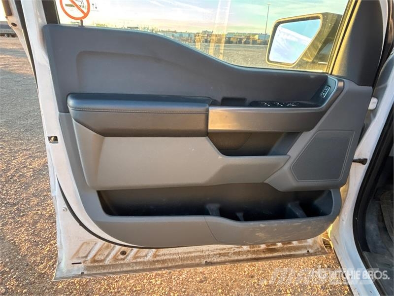 Ford F-150 XLT 4x4 Crew Cab Pickup أخرى