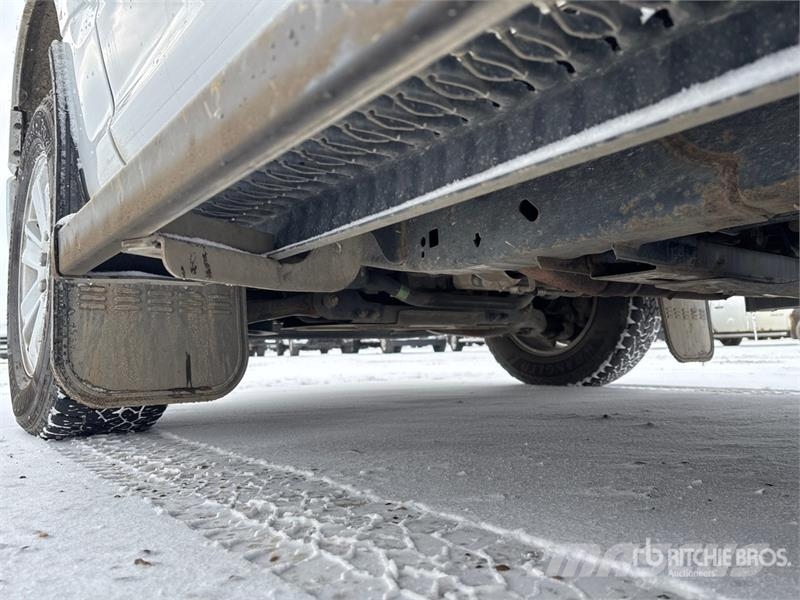 Ford F-150 XLT 4x4 Crew Cab Pickup أخرى