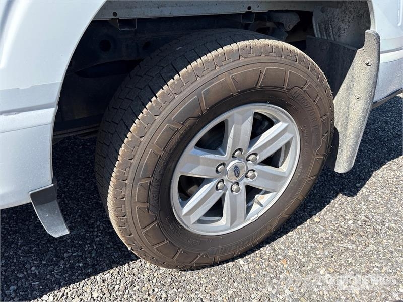 Ford F-150 XLT 4x4 Crew Cab Pickup Otros