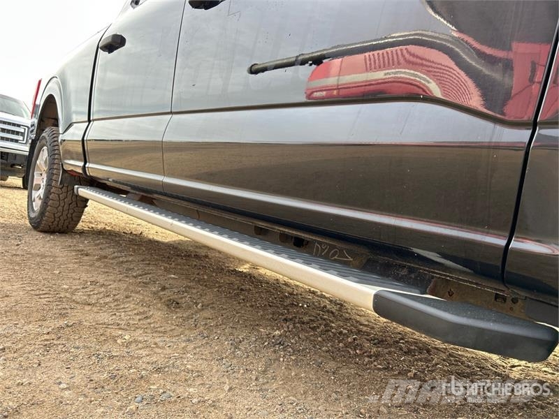 Ford F-150 XLT 4x4 Crew Cab Pickup Other