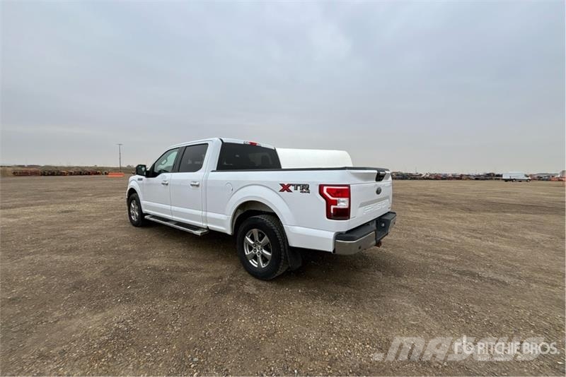 Ford F-150 XLT 4x4 Crew Cab Pickup أخرى