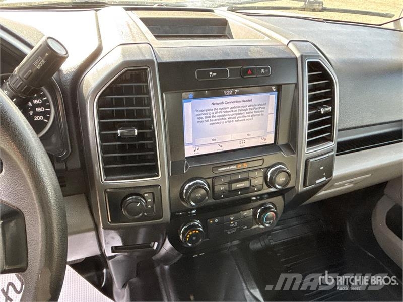 Ford F-150 XLT 4x4 Crew Cab Pickup Muu