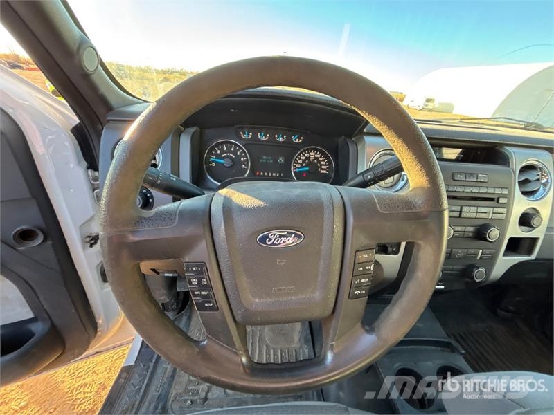 Ford F-150 XLT 4x4 Crew Cab Pickup أخرى