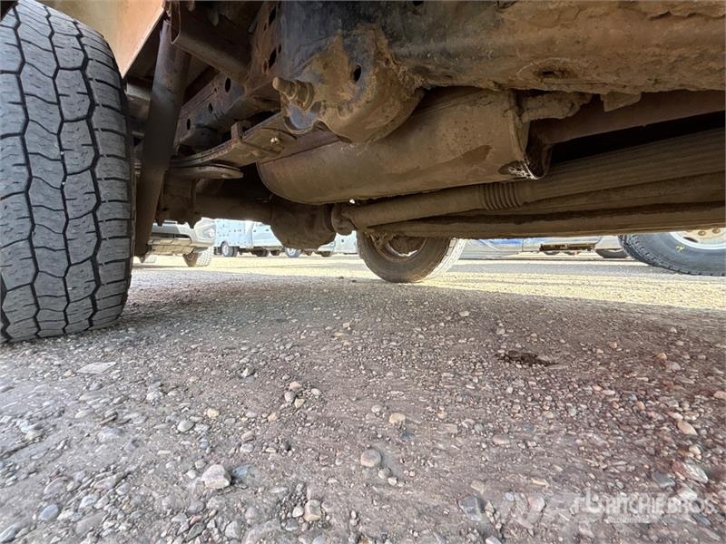 Ford F-150 XLT 4x4 Crew Cab Pickup Muu