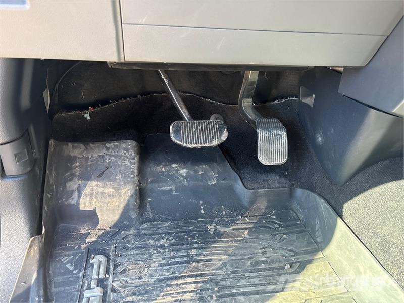 Ford F-150 XLT 4x4 Crew Cab Pickup Kita
