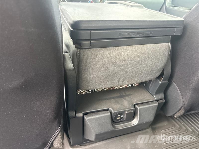 Ford F-150 XLT 4x4 Crew Cab Pickup Andere Transporter