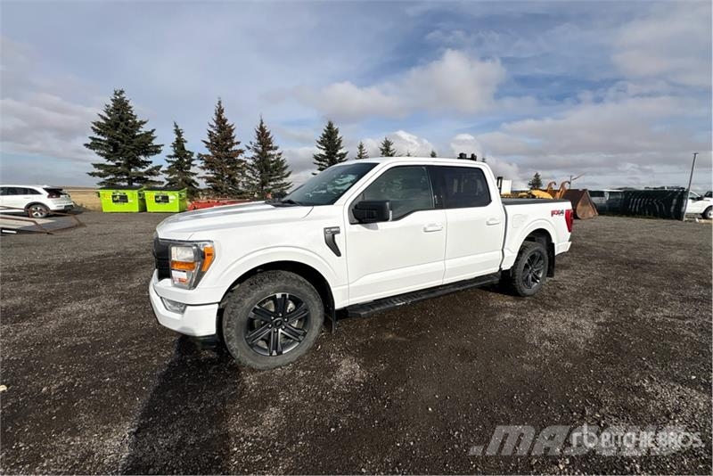 Ford F-150 XLT 4x4 Crew Cab Pickup Muu