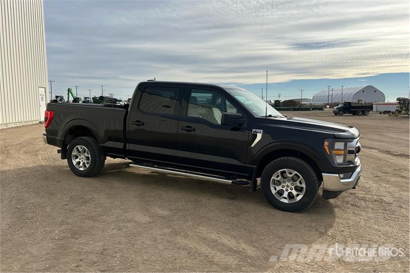 Ford F-150 XLT 4x4 Crew Cab Pickup Other