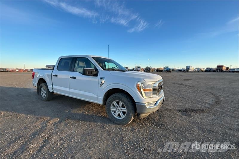 Ford F-150 XLT 4x4 Crew Cab Pickup أخرى