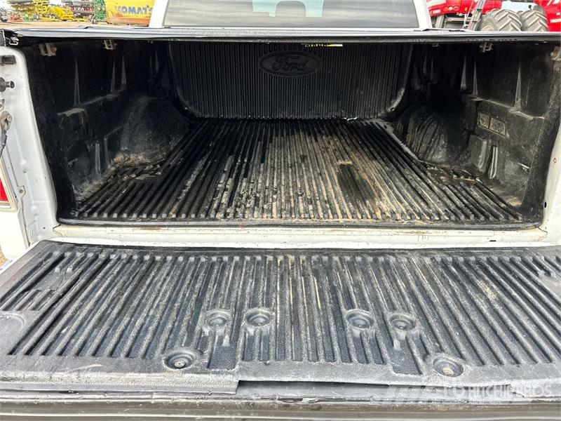 Ford F-150 XLT 4x4 Crew Cab Pickup Drugi