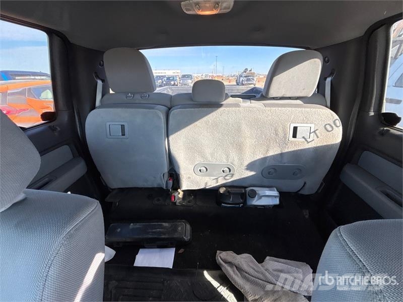 Ford F-150 XLT 4x4 Crew Cab Pickup Muu