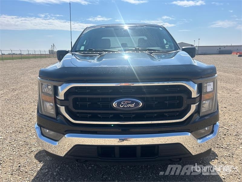 Ford F-150 XLT 4x4 Crew Cab Pickup Ostalo