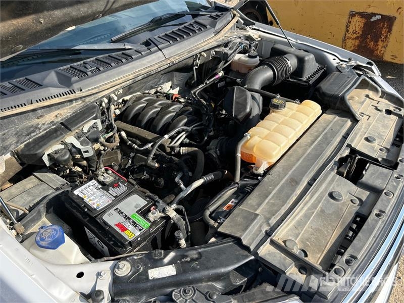 Ford F-150 XLT 4x4 Crew Cab Pickup Ostalo