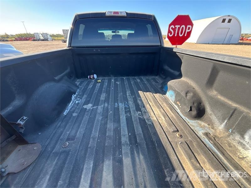 Ford F-150 XLT 4x4 Crew Cab Pickup Muu