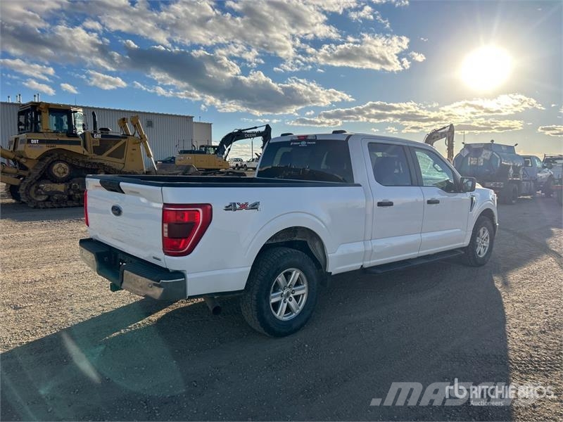 Ford F-150 XLT 4x4 Crew Cab Pickup Andere Transporter