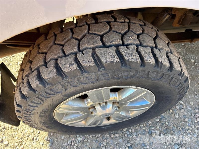 Ford F-150 XLT 4x4 Crew Cab Pickup Ostalo