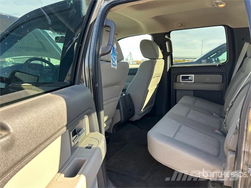 Ford F-150 XLT 4x4 Crew Cab Pickup Egyéb