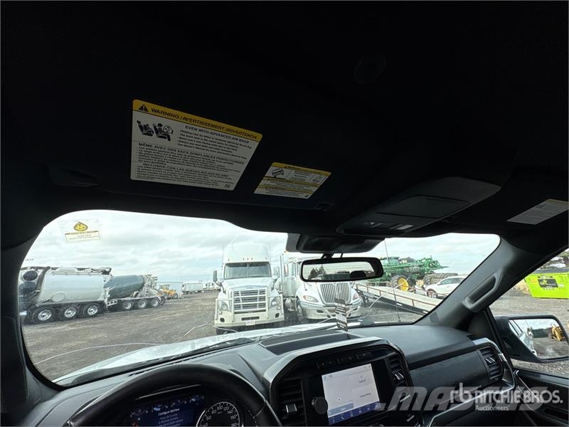 Ford F-150 XLT 4x4 Crew Cab Pickup Muu